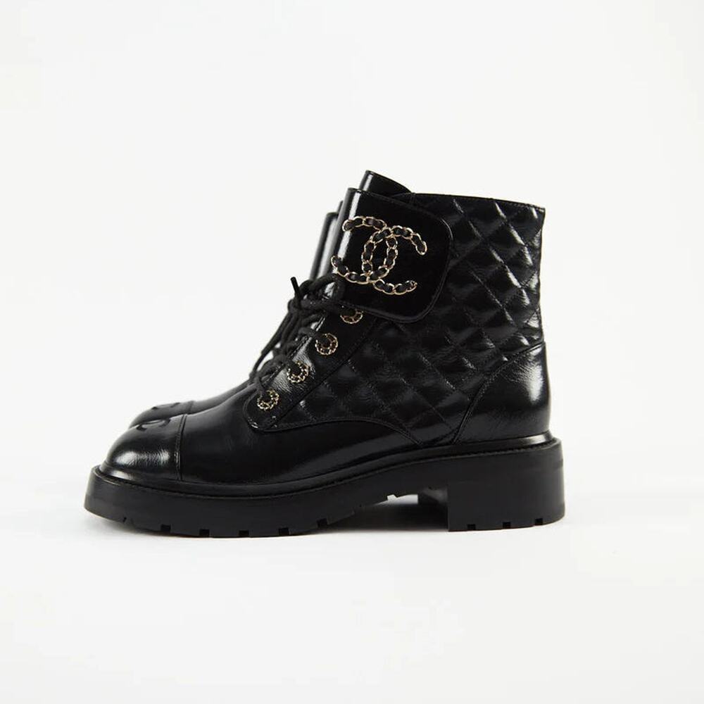Chanel 21a Shiny Patent Quilted Gold CC Chain Ankle Combat Boot Black EU 38.5